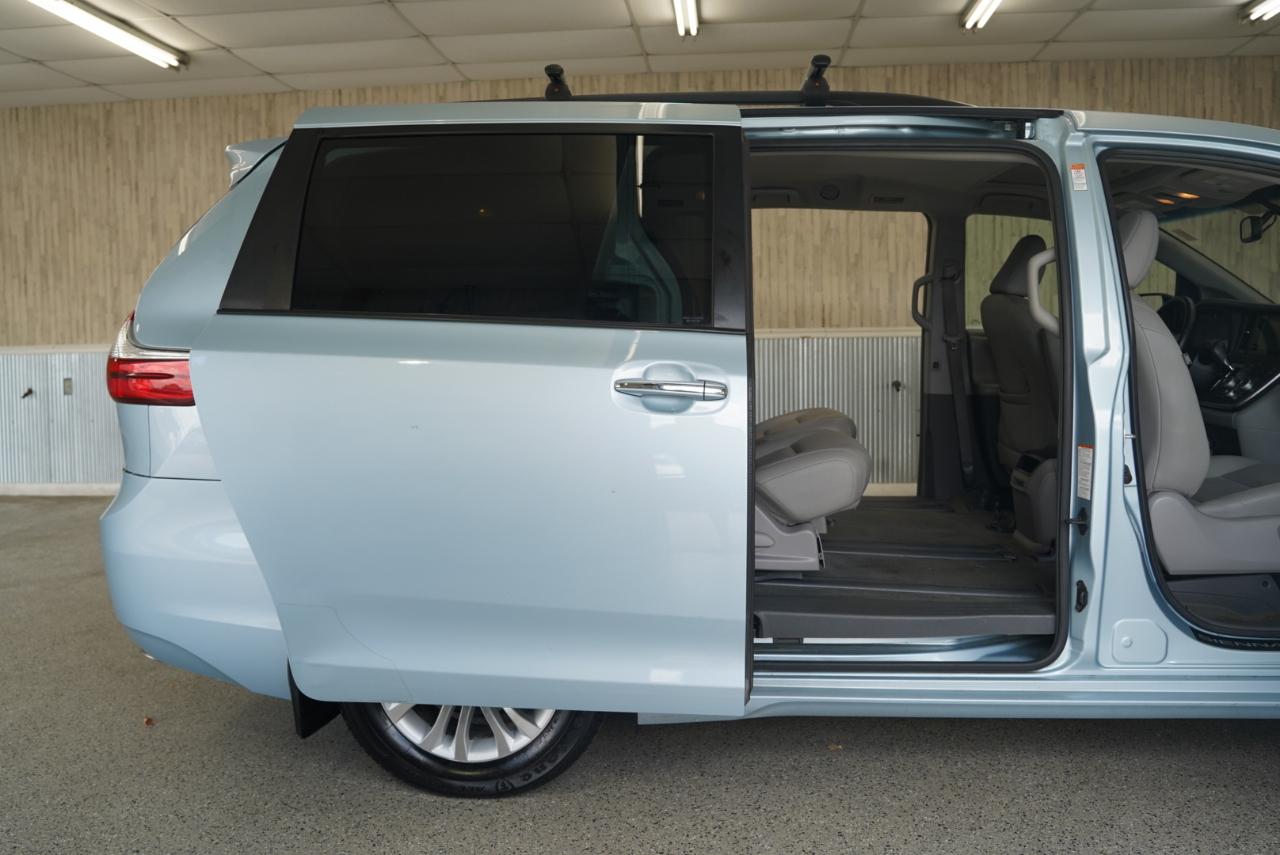 Toyota Sienna XLE 2015