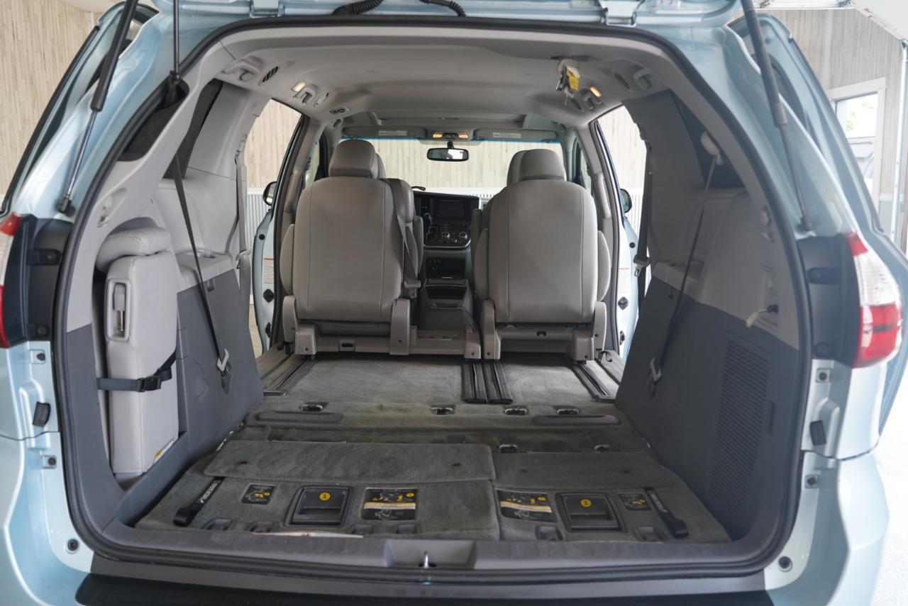 Toyota Sienna XLE 2015