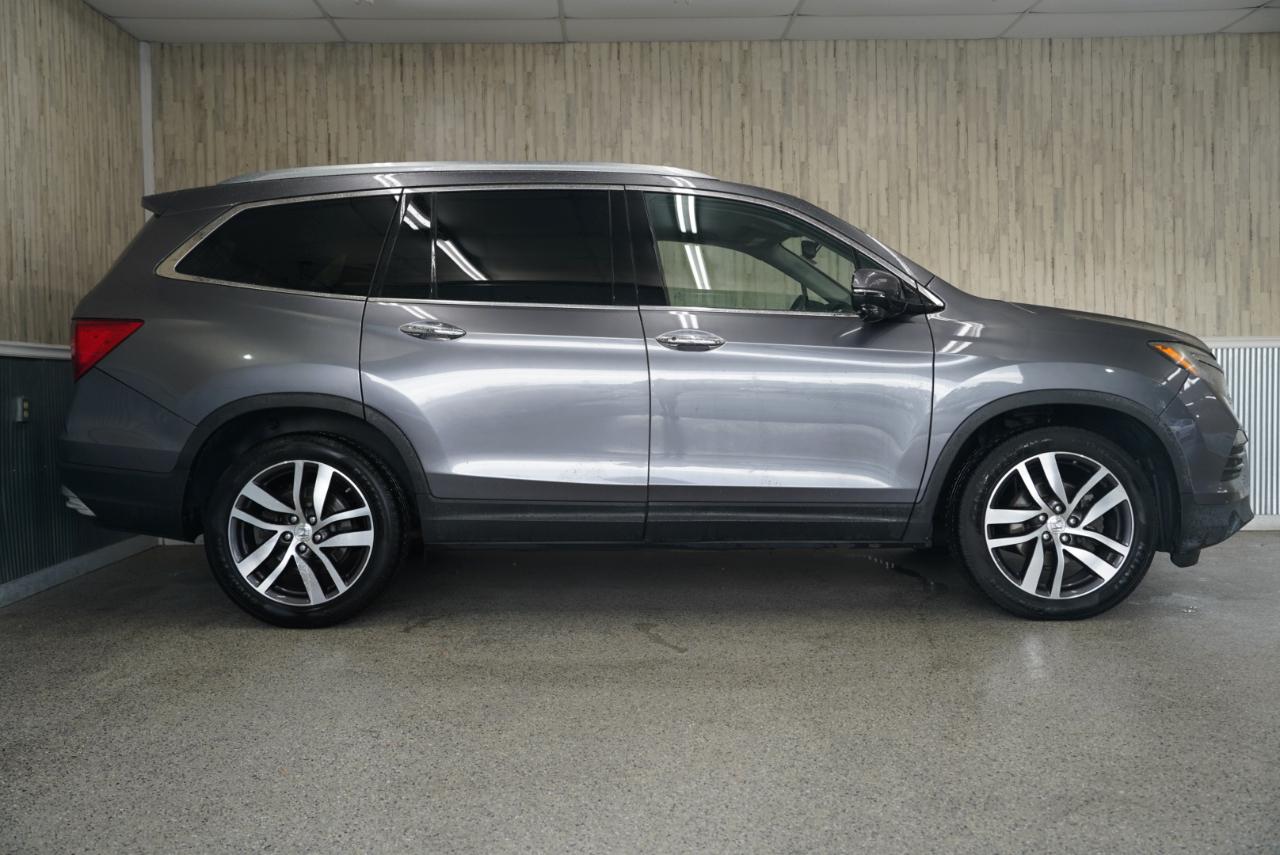 Honda Pilot 2WD 4dr Touring w/RES & Navi 2016