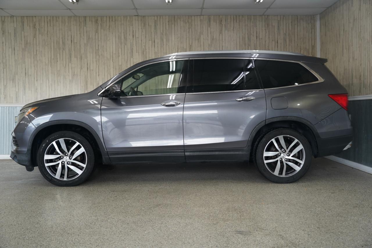 Honda Pilot 2WD 4dr Touring w/RES & Navi 2016