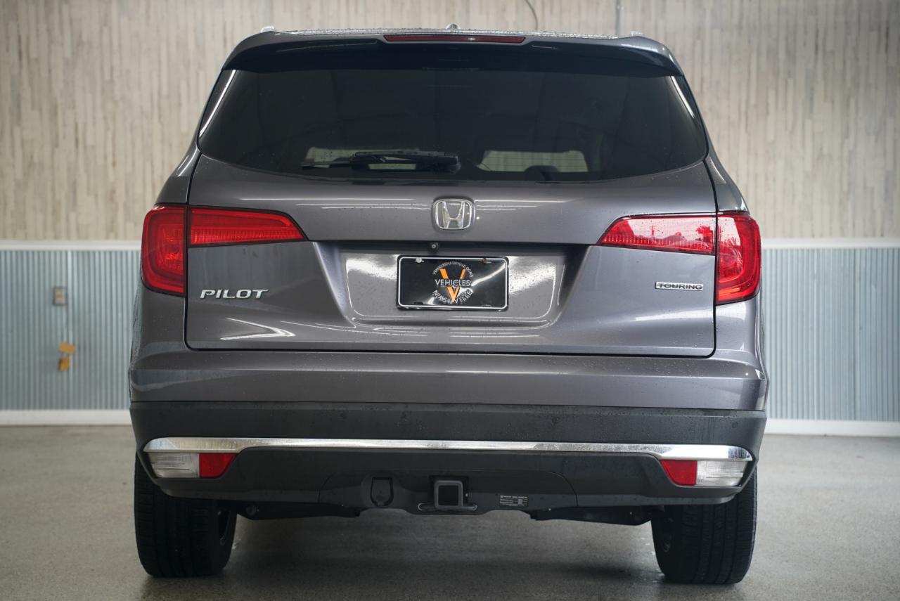 Honda Pilot 2WD 4dr Touring w/RES & Navi 2016