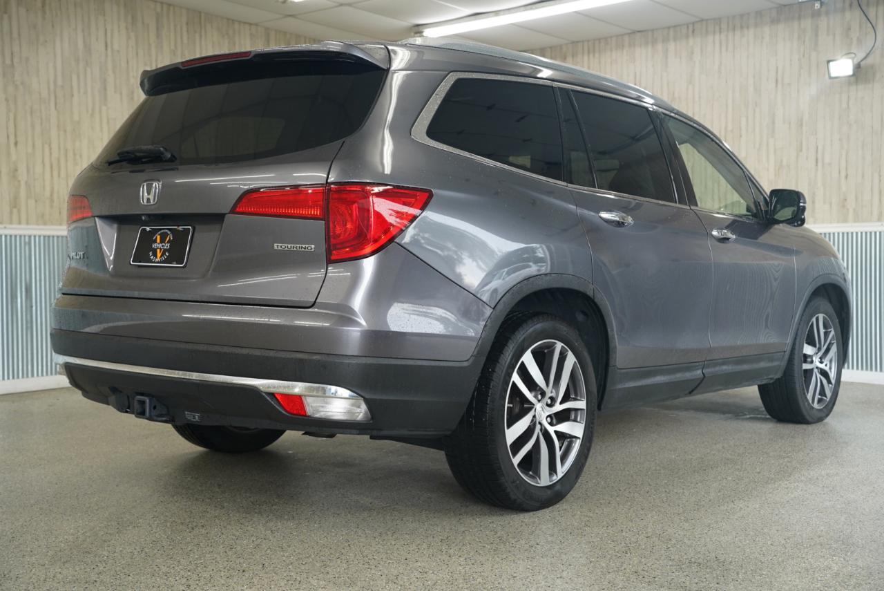 Honda Pilot 2WD 4dr Touring w/RES & Navi 2016