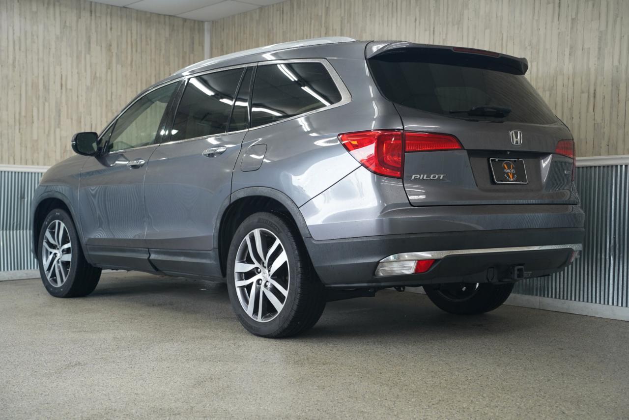 Honda Pilot 2WD 4dr Touring w/RES & Navi 2016