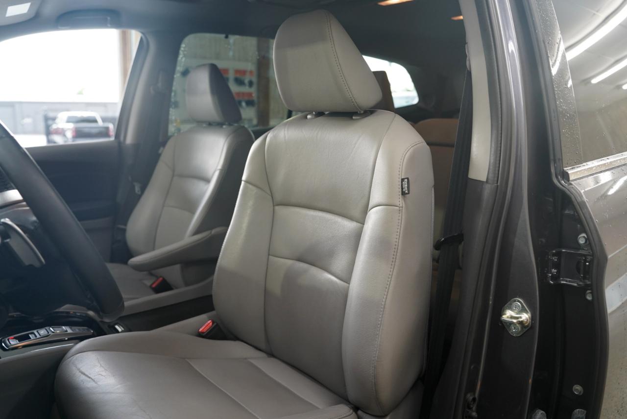 Honda Pilot 2WD 4dr Touring w/RES & Navi 2016