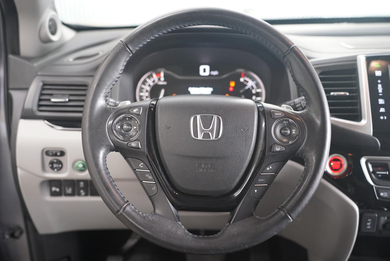 Honda Pilot 2WD 4dr Touring w/RES & Navi 2016