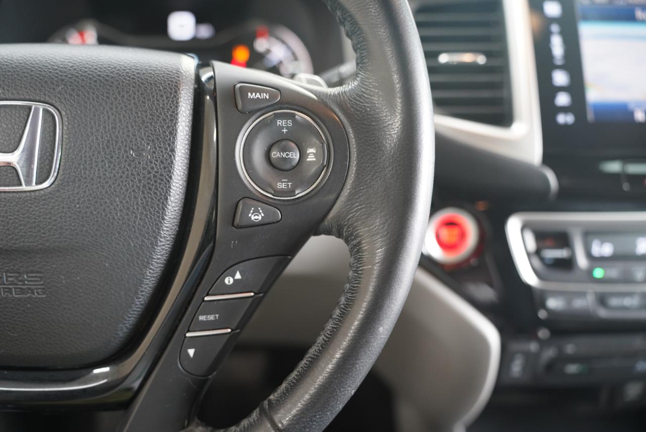 Honda Pilot 2WD 4dr Touring w/RES & Navi 2016