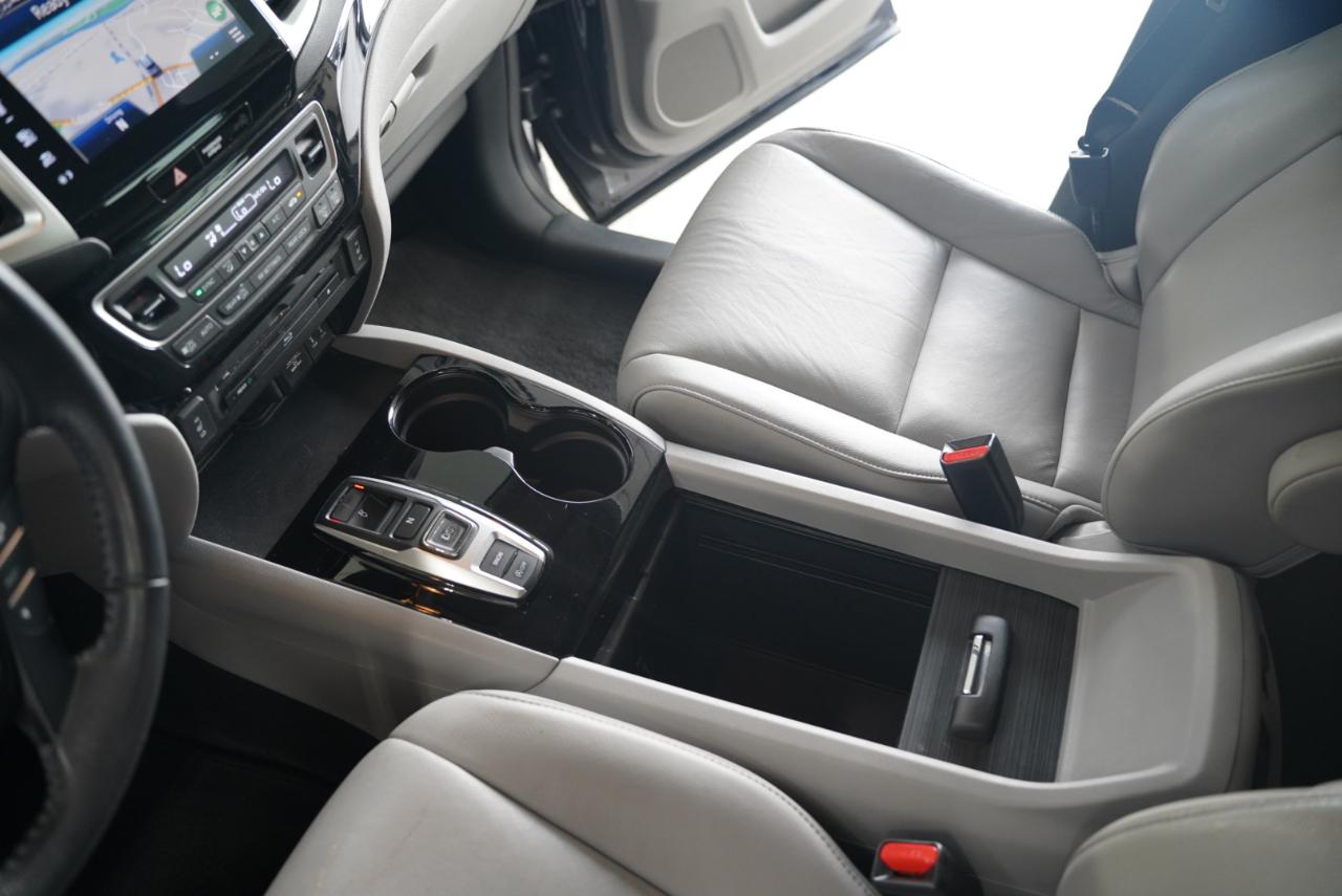 Honda Pilot 2WD 4dr Touring w/RES & Navi 2016