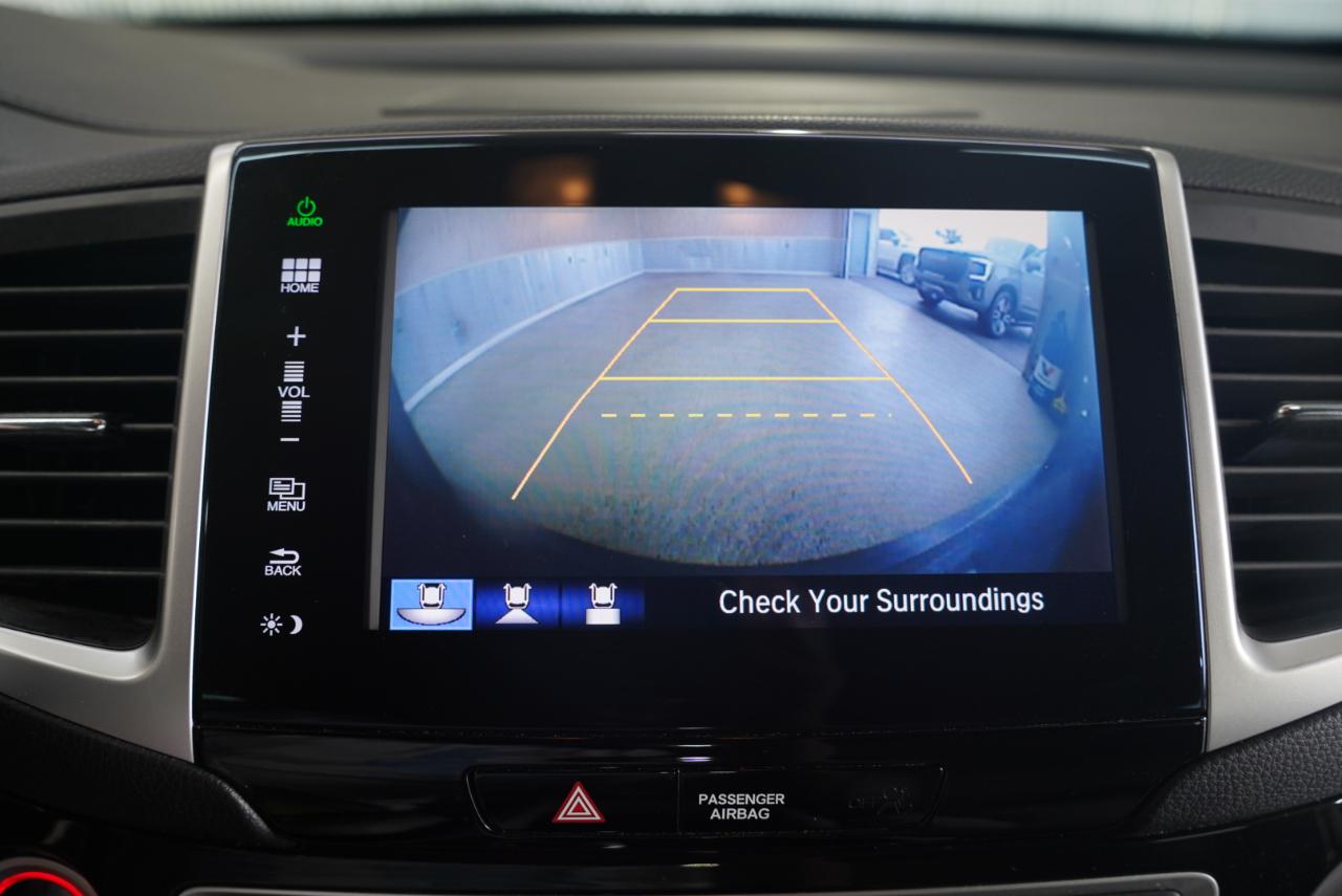 Honda Pilot 2WD 4dr Touring w/RES & Navi 2016