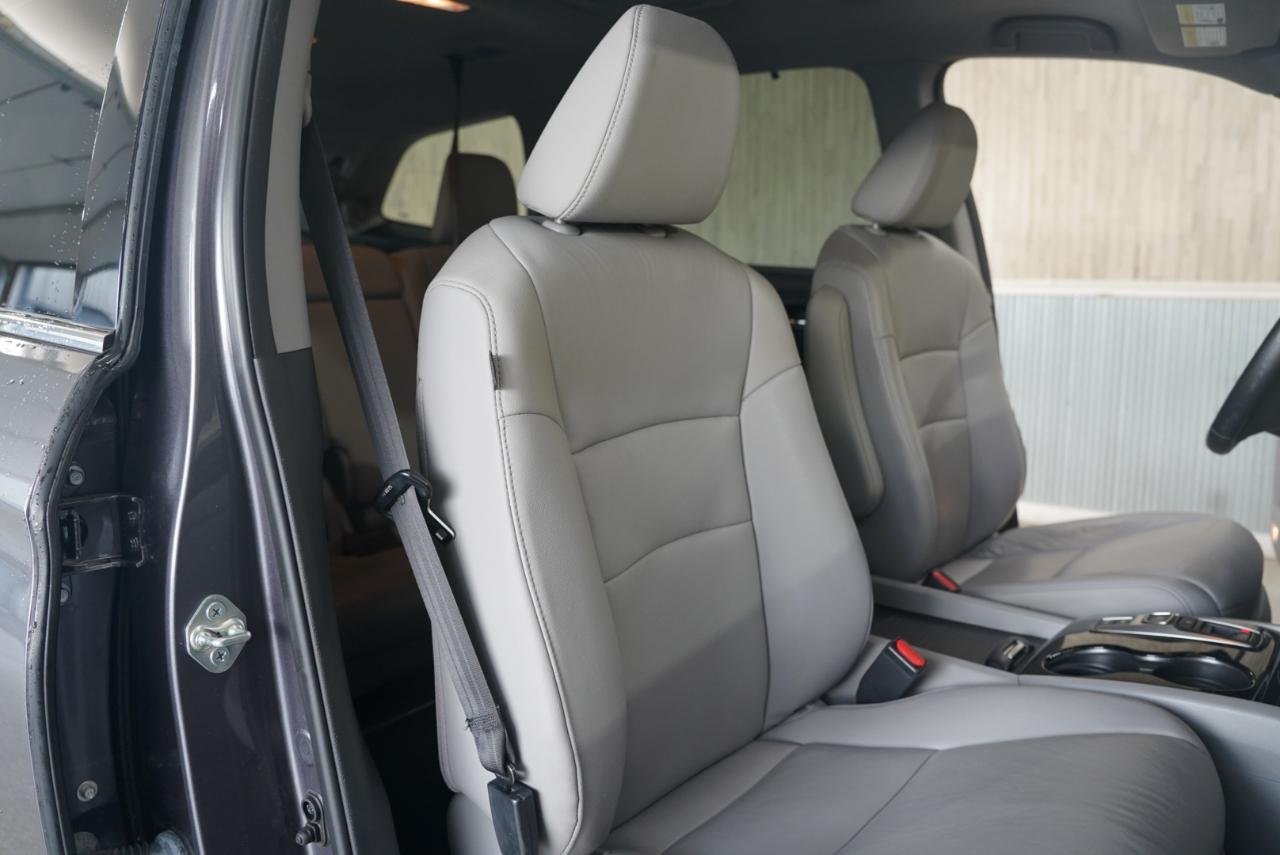 Honda Pilot 2WD 4dr Touring w/RES & Navi 2016