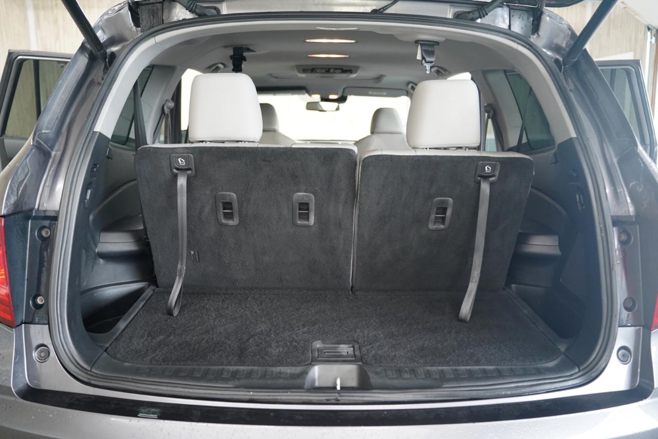 Honda Pilot 2WD 4dr Touring w/RES & Navi 2016
