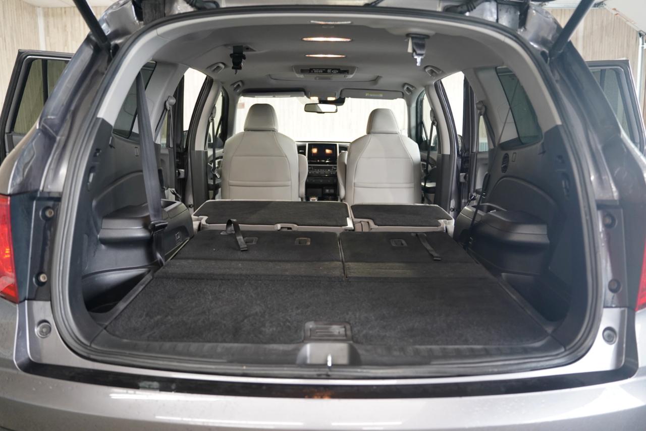 Honda Pilot 2WD 4dr Touring w/RES & Navi 2016