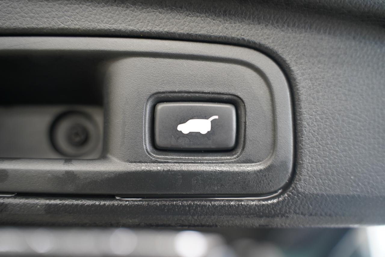 Honda Pilot 2WD 4dr Touring w/RES & Navi 2016