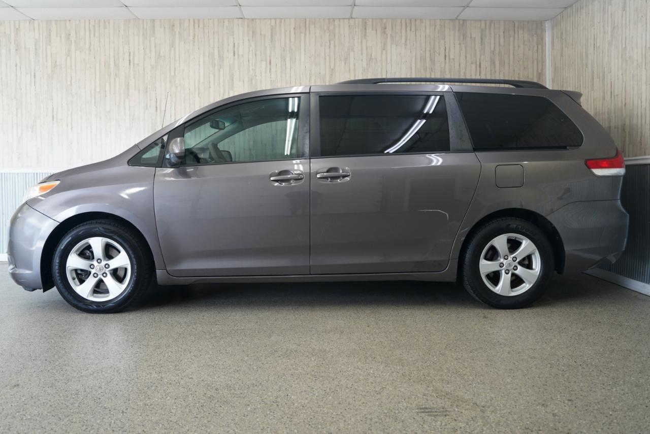Toyota Sienna  2011