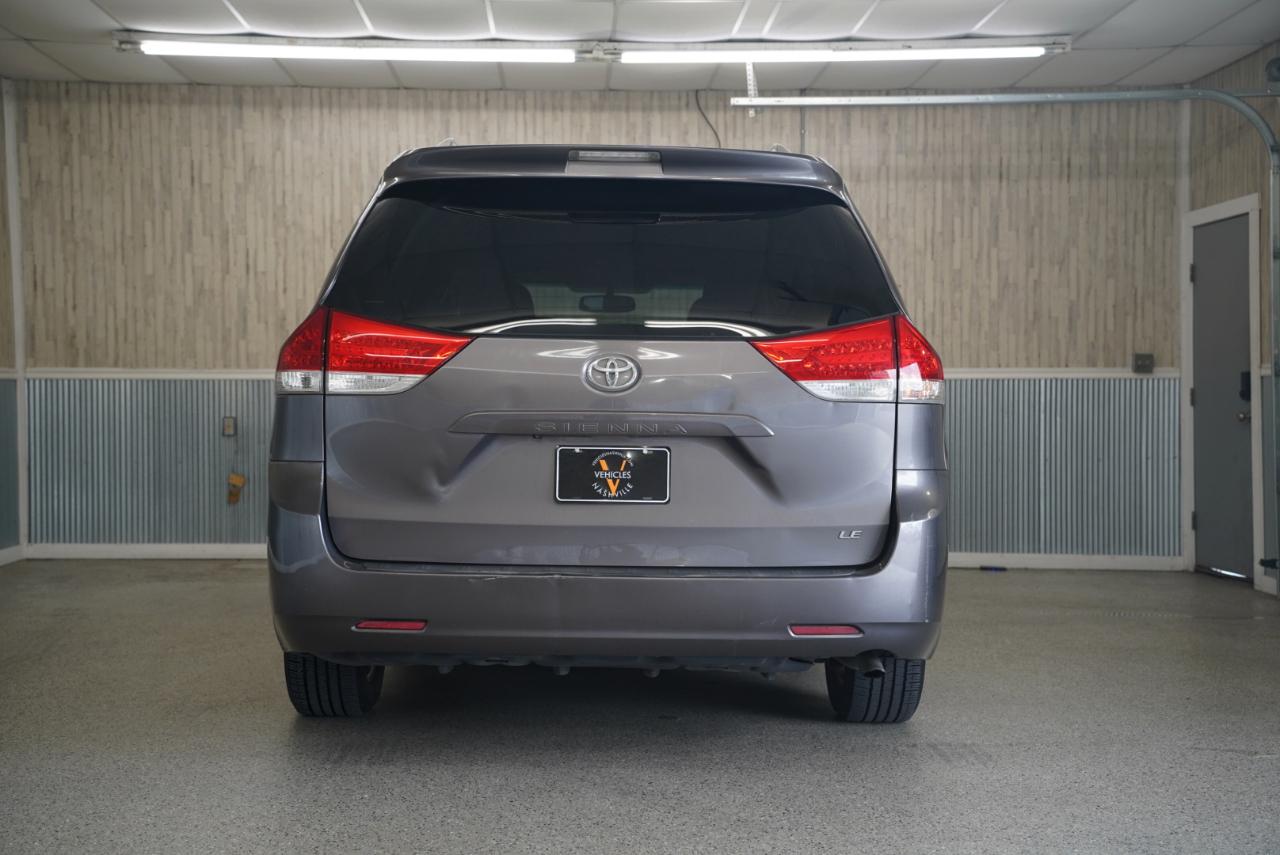 Toyota Sienna  2011