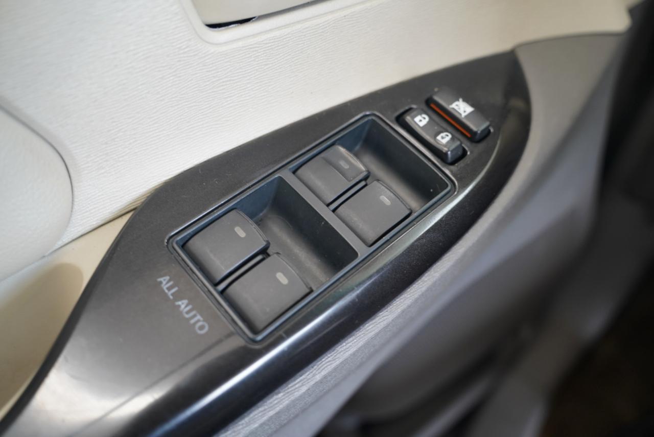 Toyota Sienna  2011