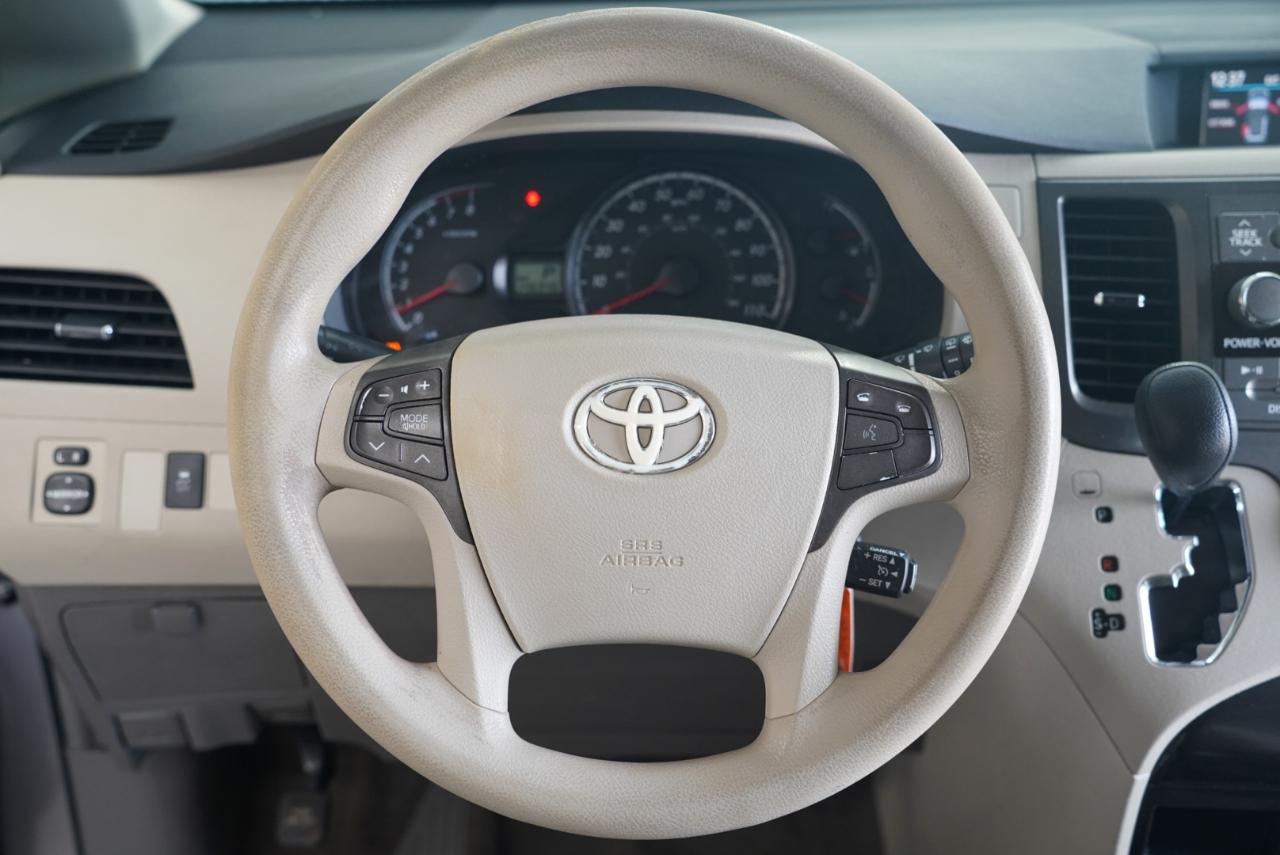 Toyota Sienna  2011