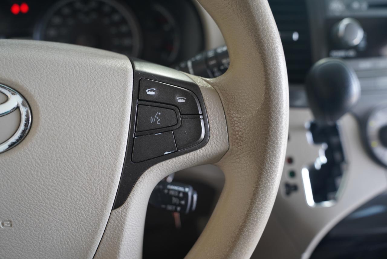 Toyota Sienna  2011