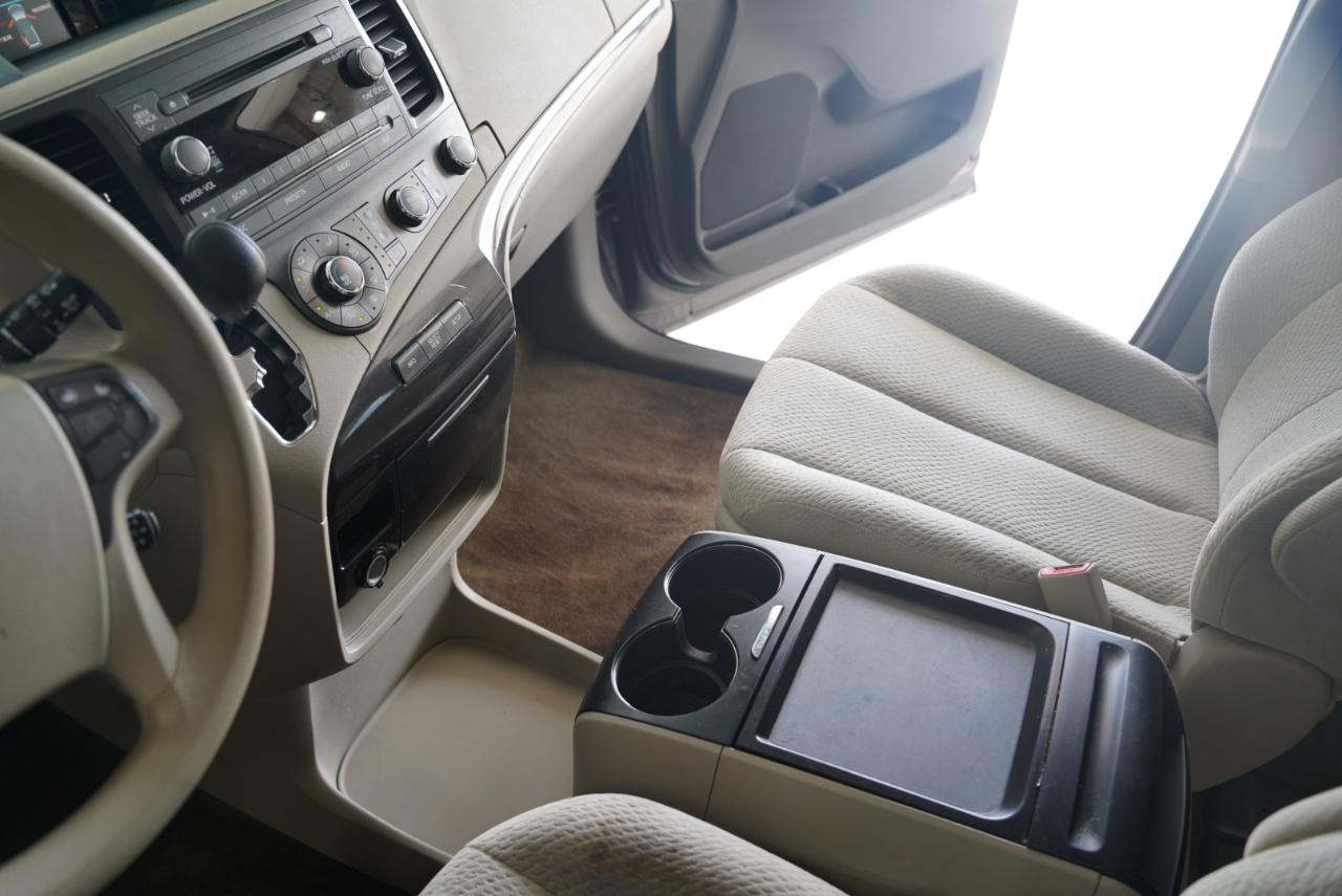 Toyota Sienna  2011