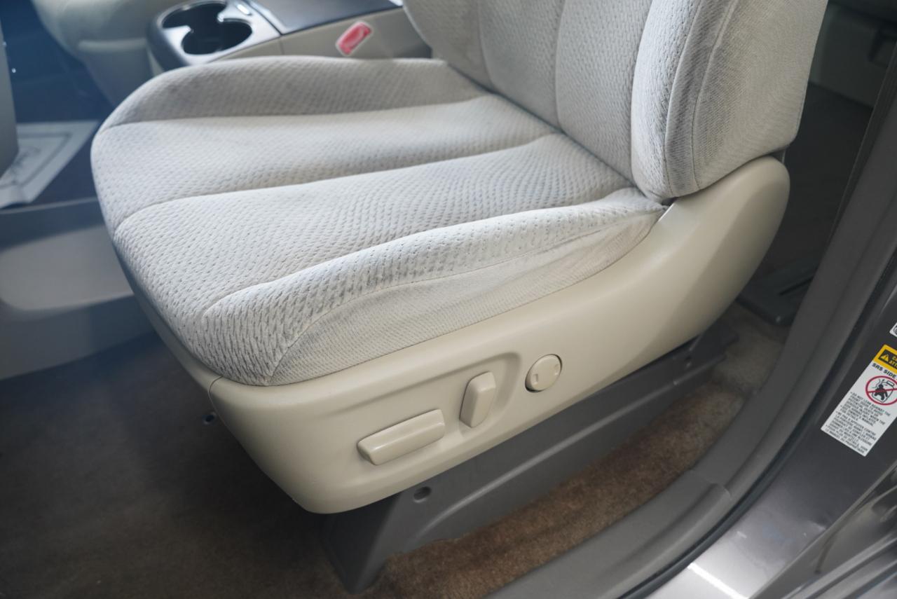 Toyota Sienna  2011