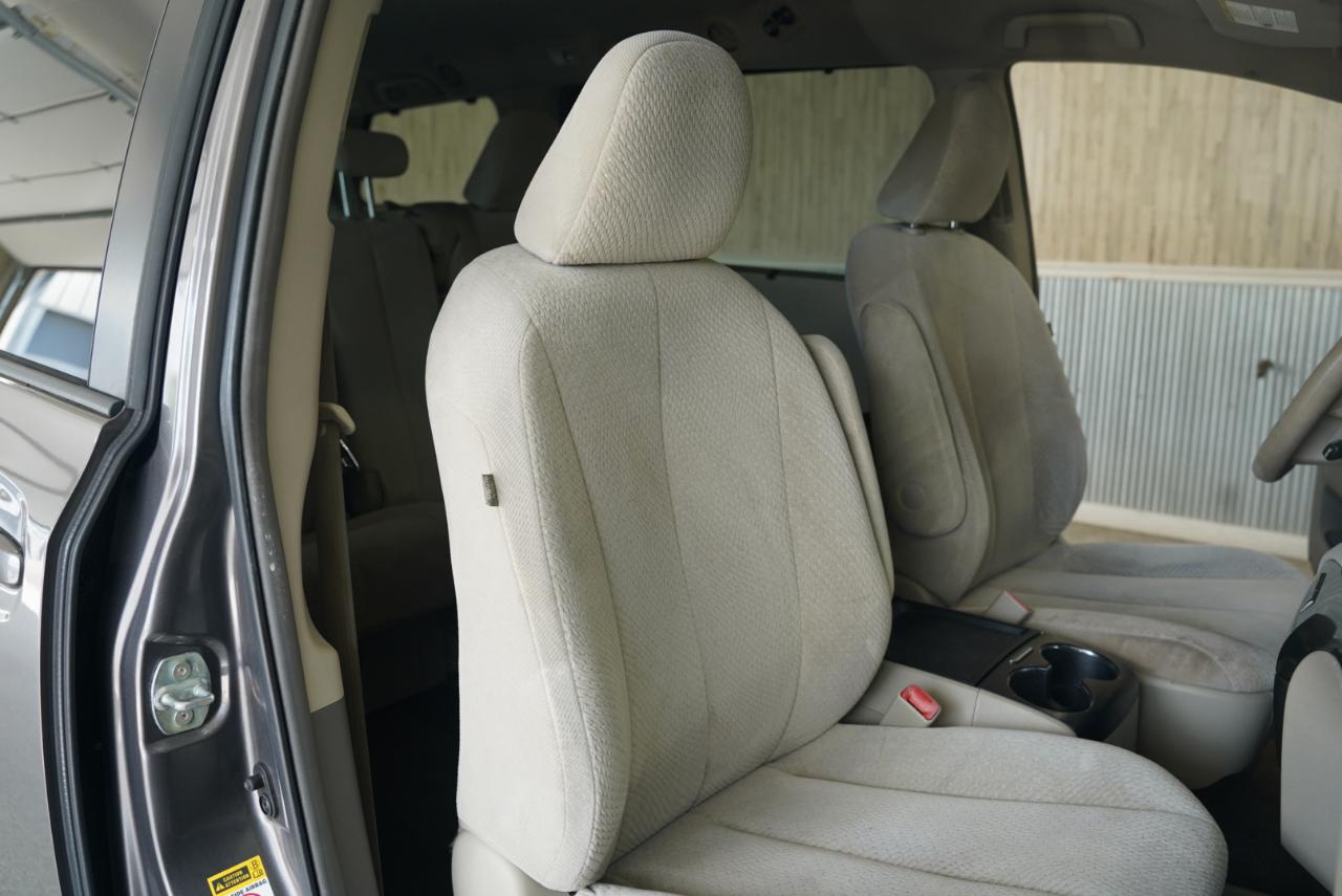 Toyota Sienna  2011