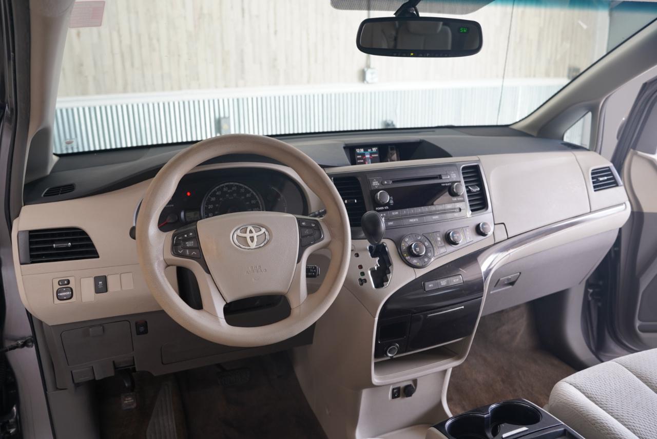 Toyota Sienna  2011