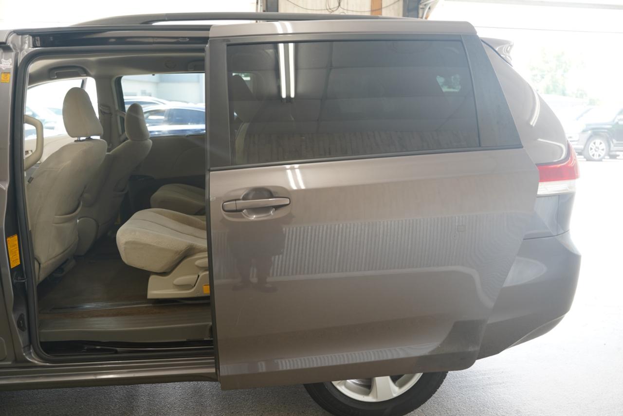 Toyota Sienna  2011