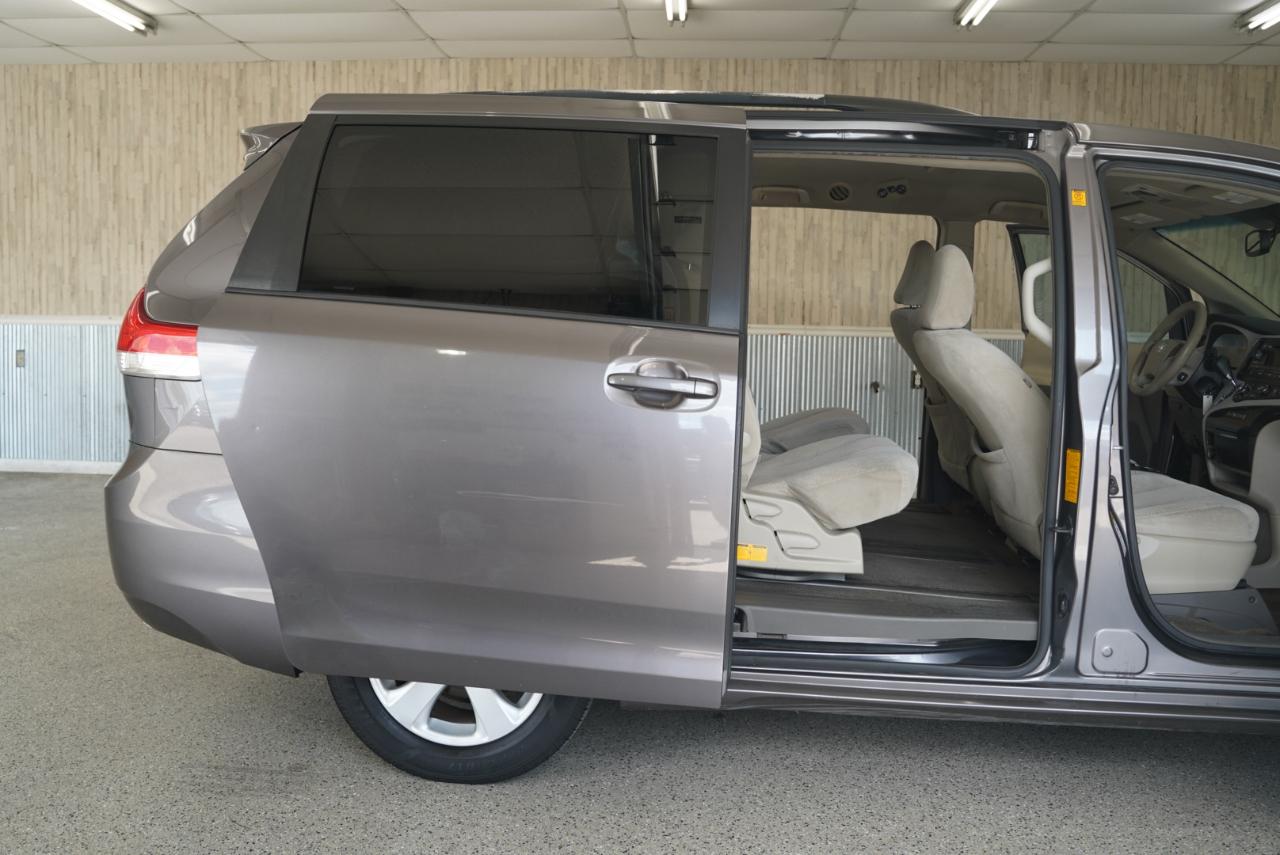 Toyota Sienna  2011
