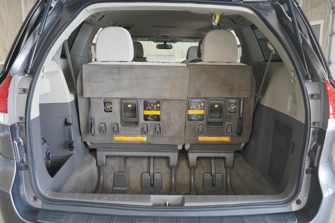 Toyota Sienna  2011