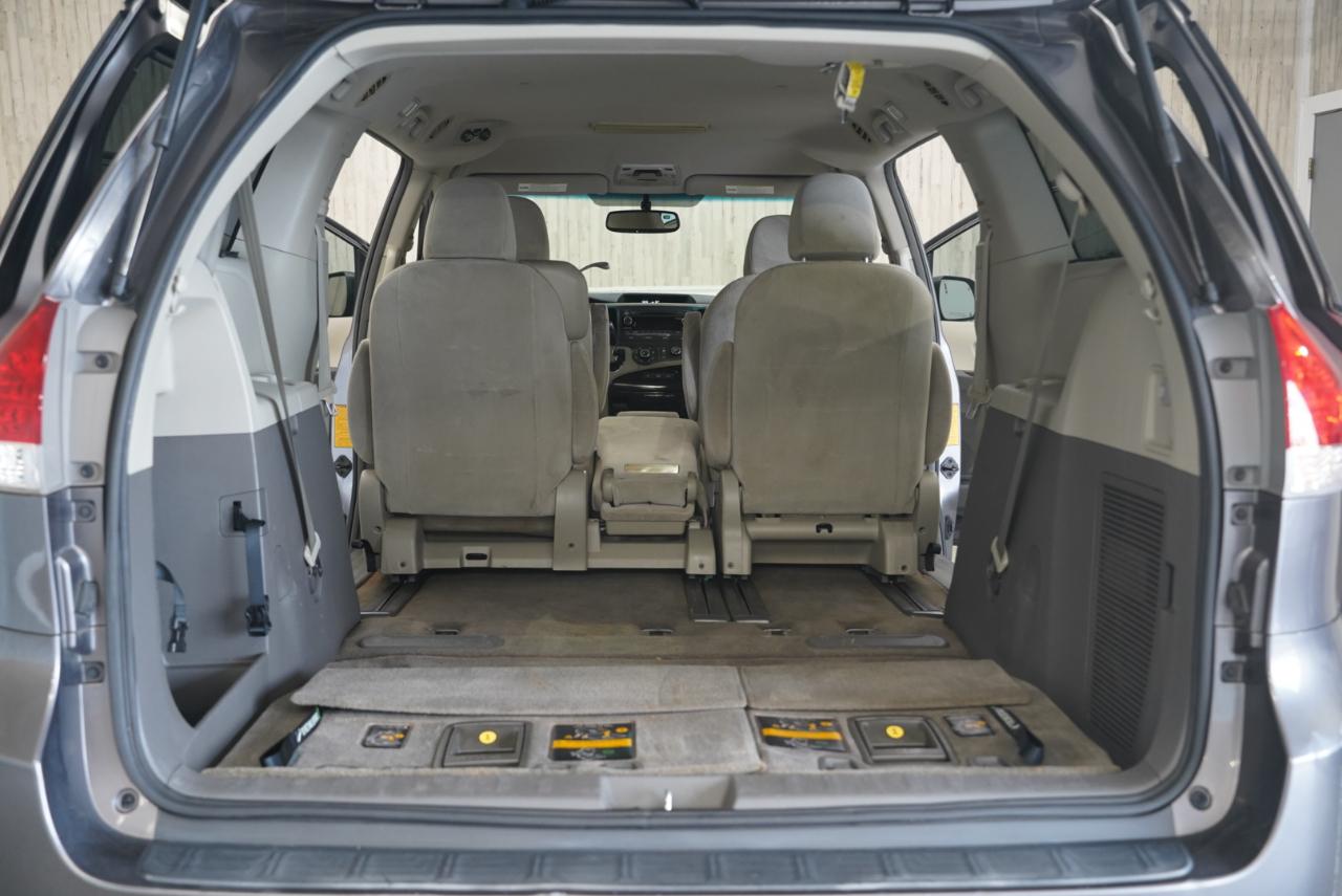 Toyota Sienna  2011