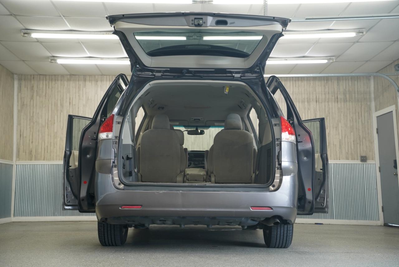 Toyota Sienna  2011