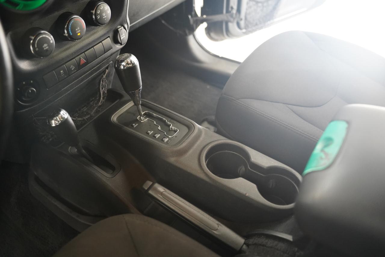 Jeep Wrangler Unlimited 4WD 4dr Sport 2015