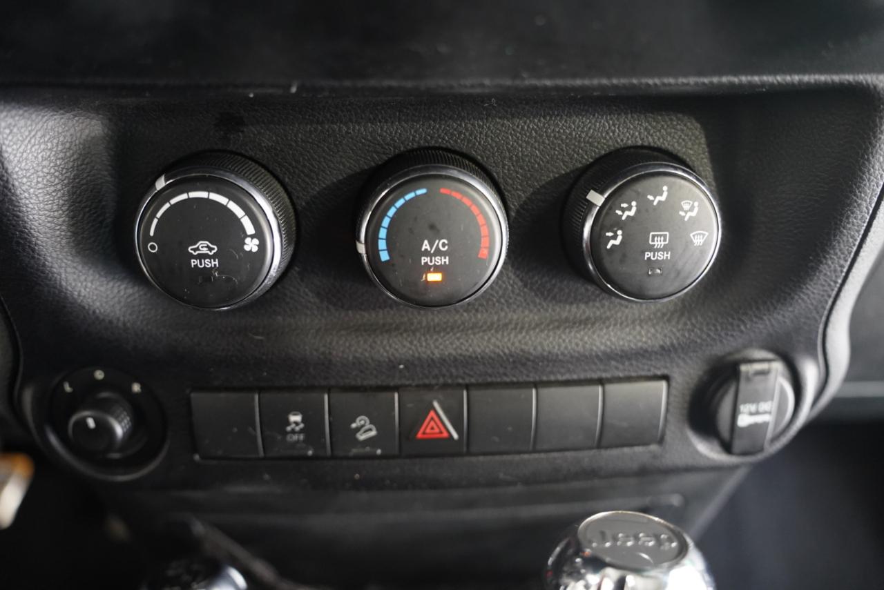 Jeep Wrangler Unlimited 4WD 4dr Sport 2015
