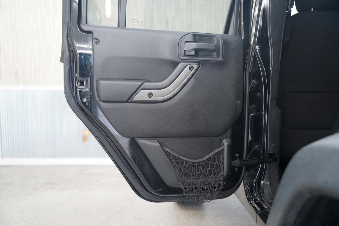 Jeep Wrangler Unlimited 4WD 4dr Sport 2015