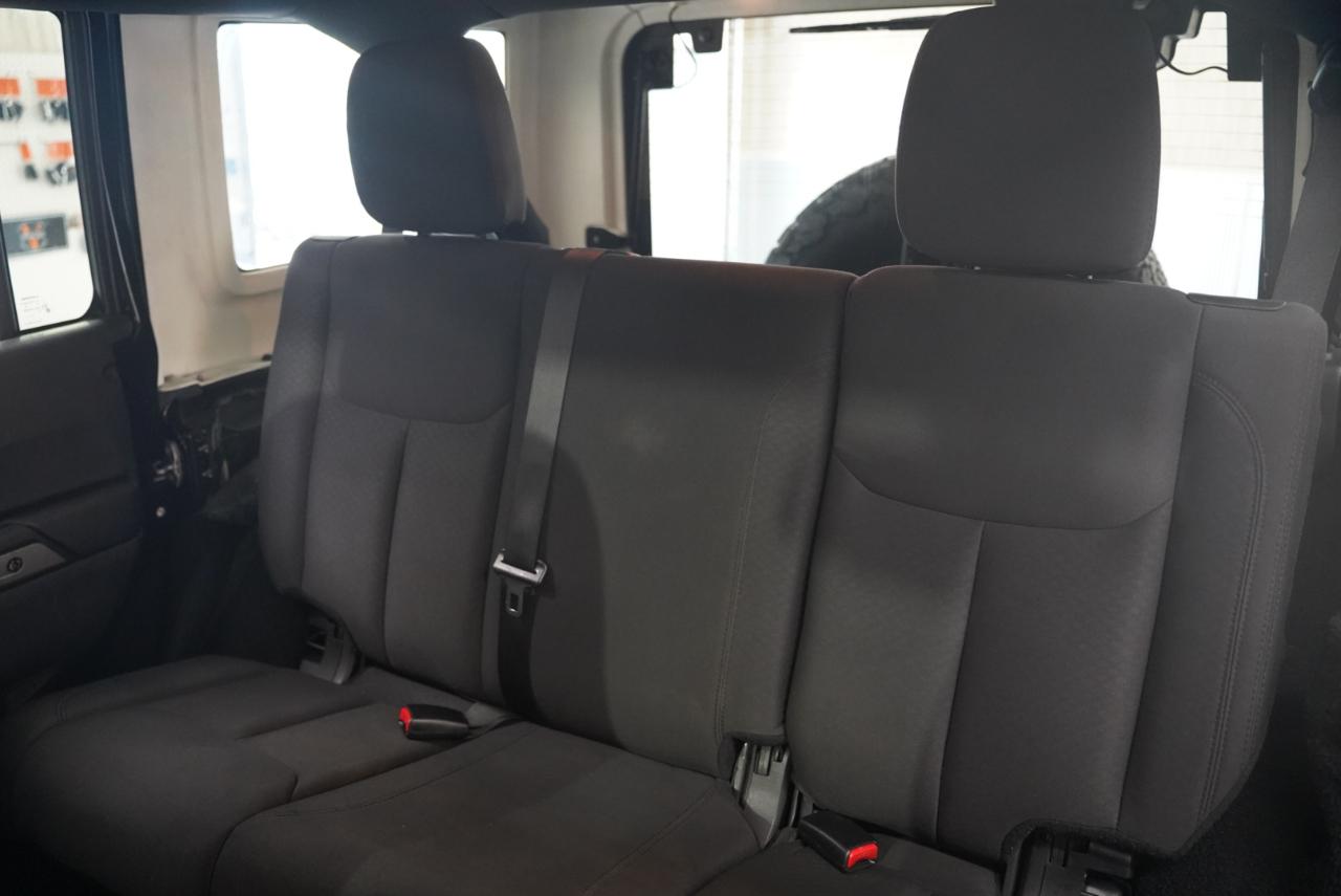 Jeep Wrangler Unlimited 4WD 4dr Sport 2015