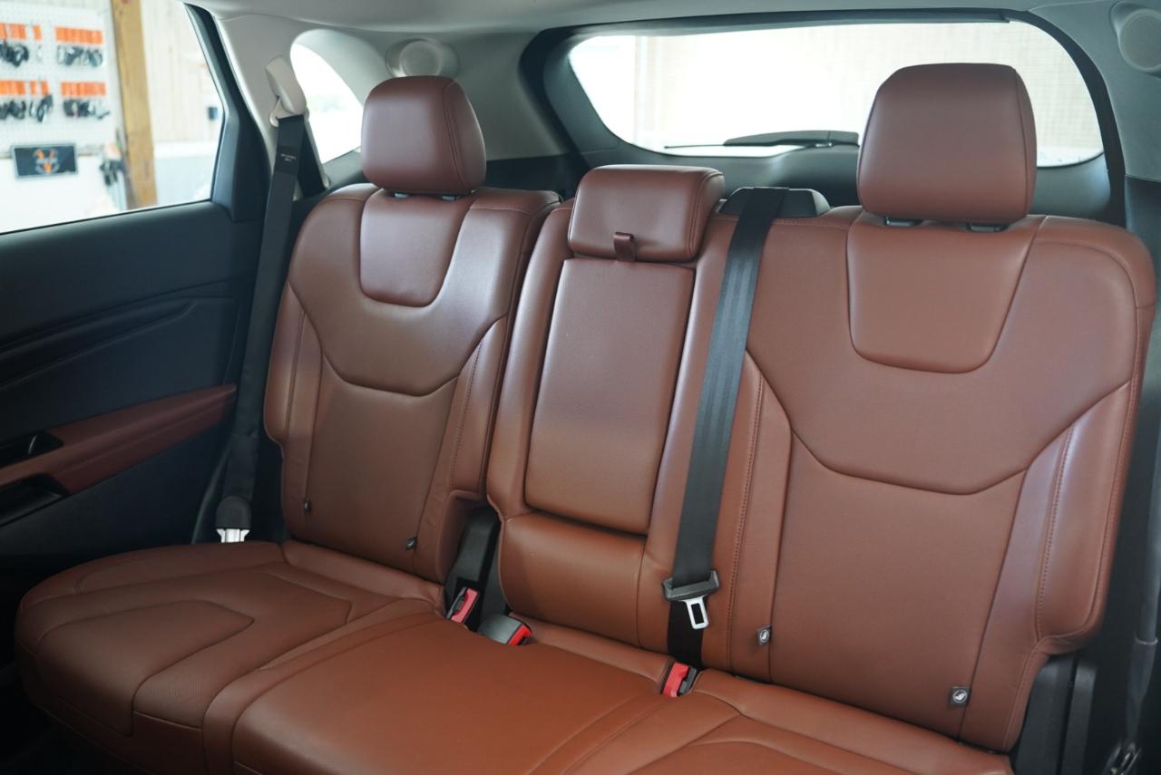 Ford Edge 4dr Titanium FWD 2015