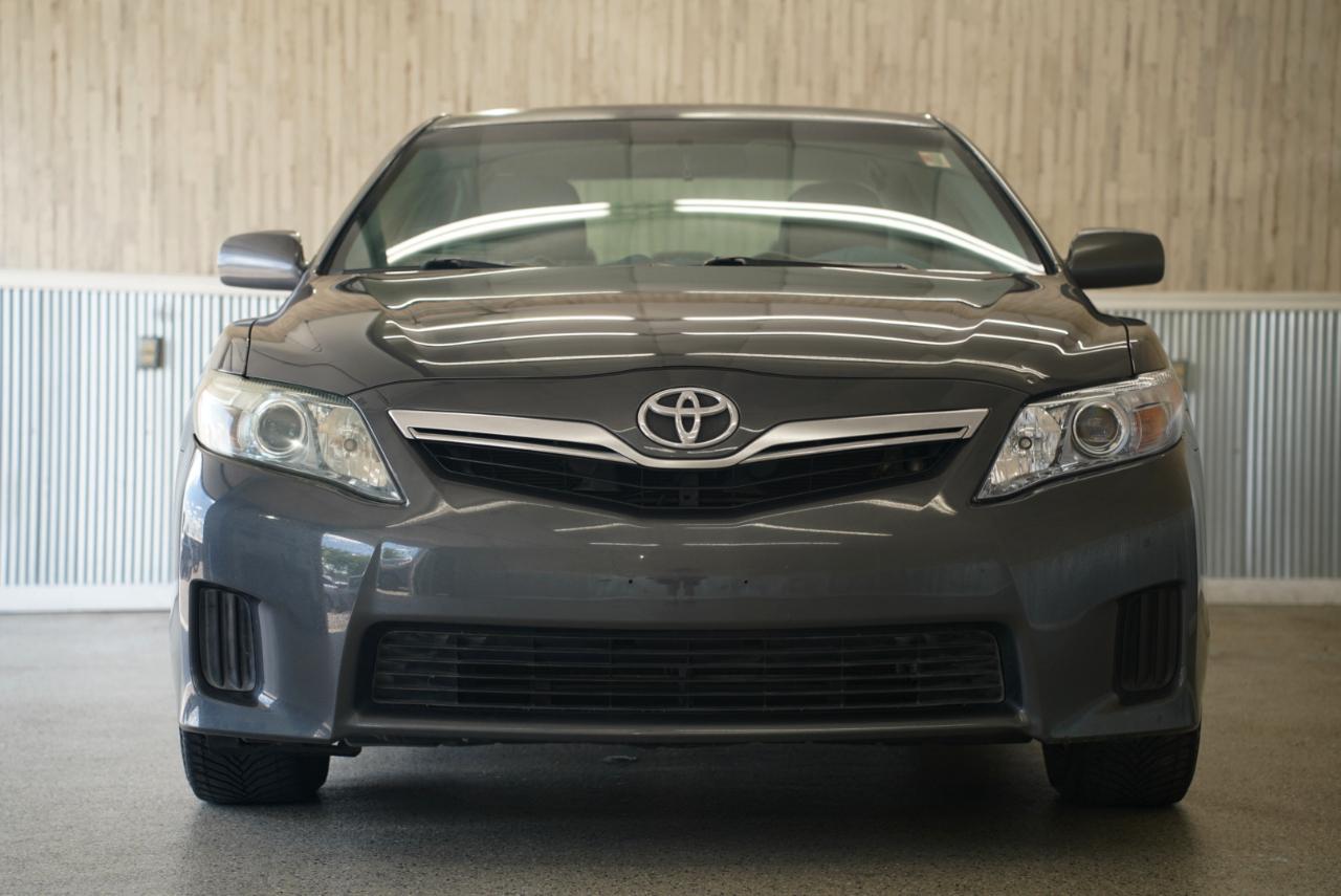 Toyota Camry Hybrid LE 2011