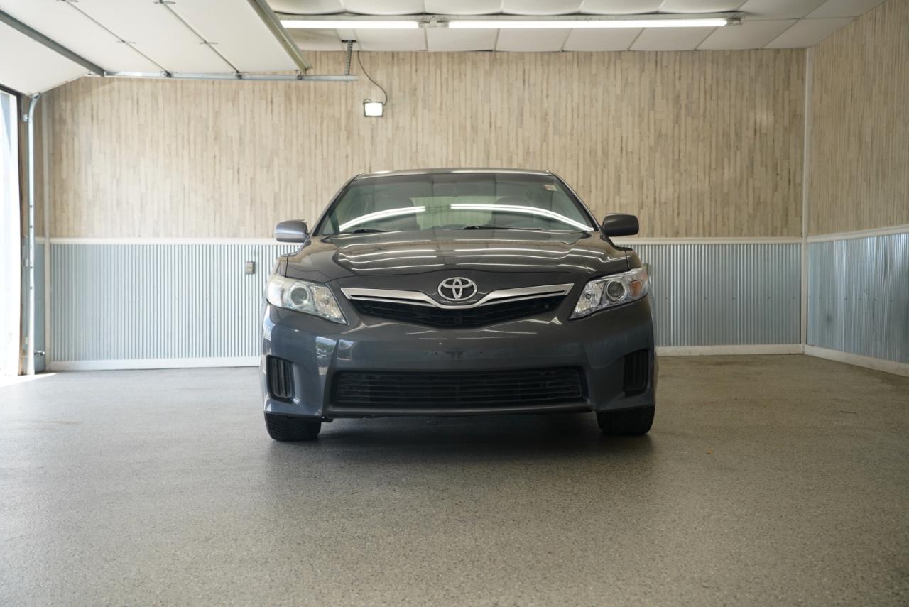 Toyota Camry Hybrid LE 2011