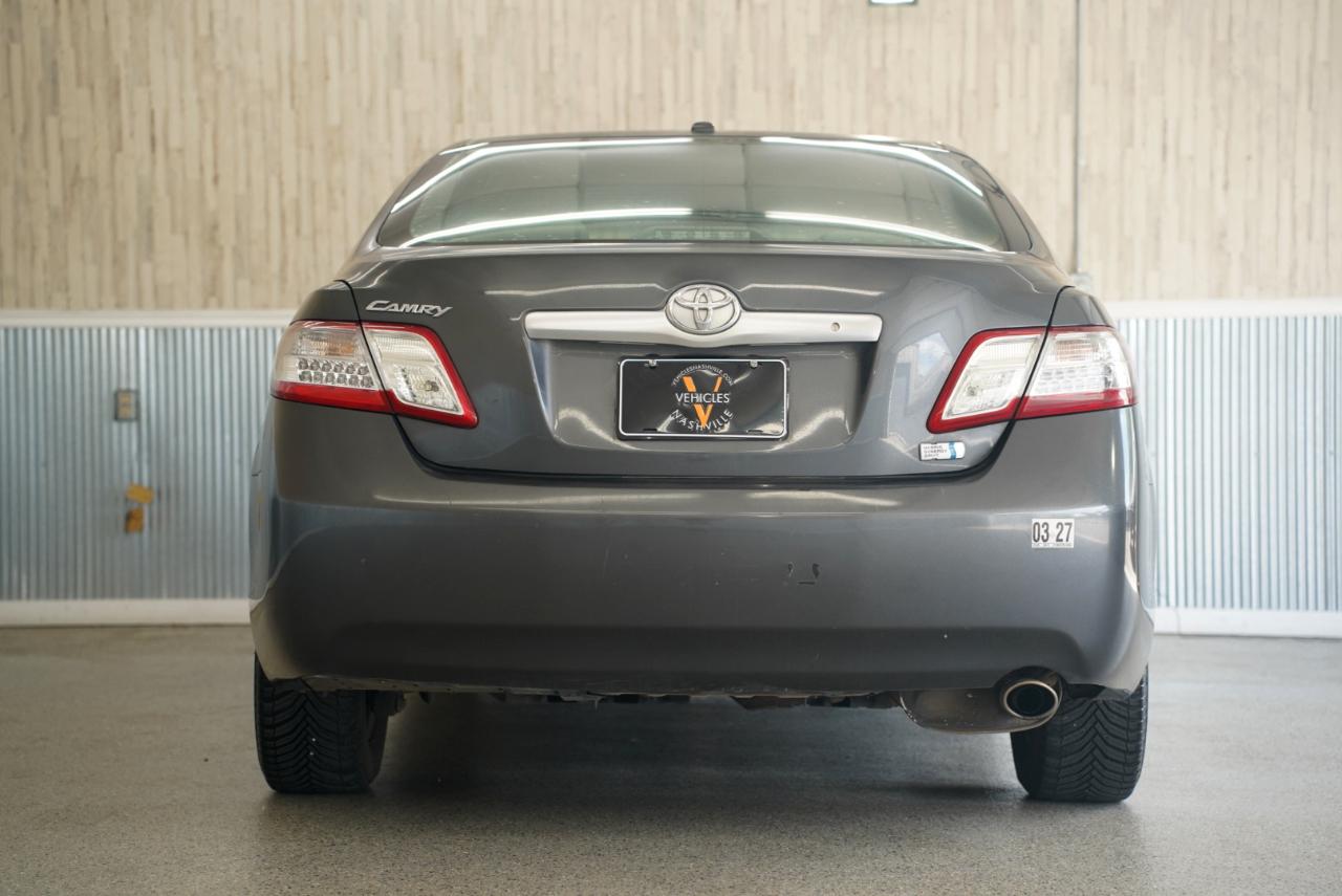 Toyota Camry Hybrid LE 2011