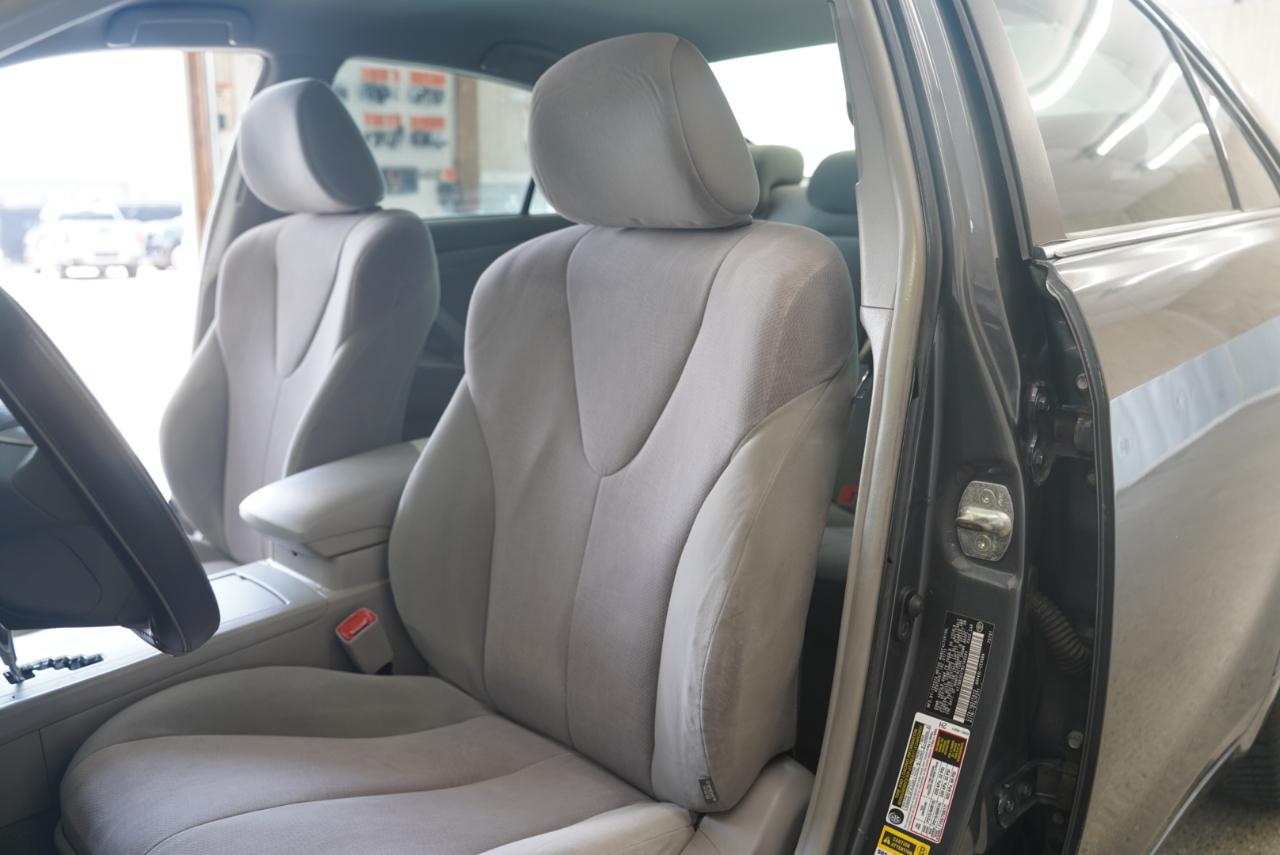 Toyota Camry Hybrid LE 2011