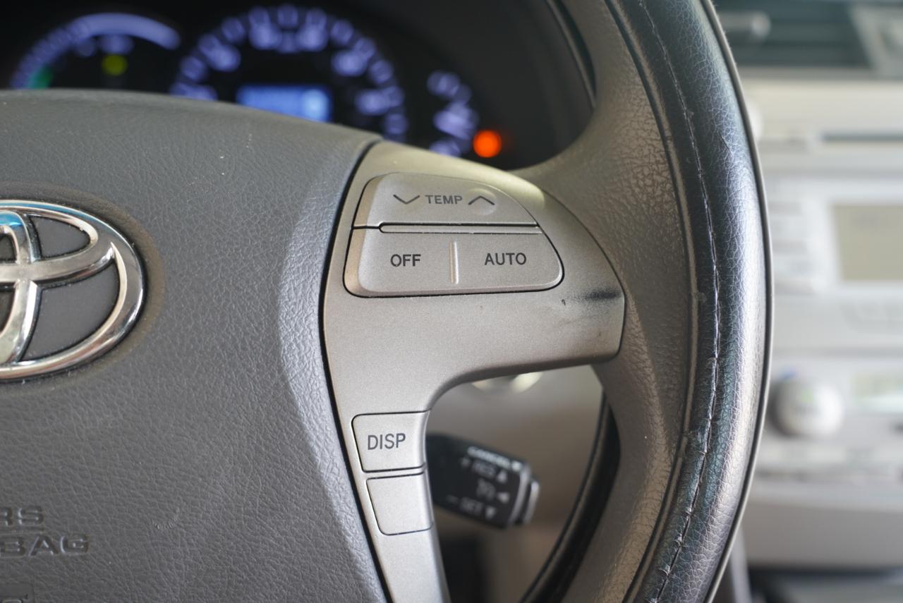 Toyota Camry Hybrid LE 2011
