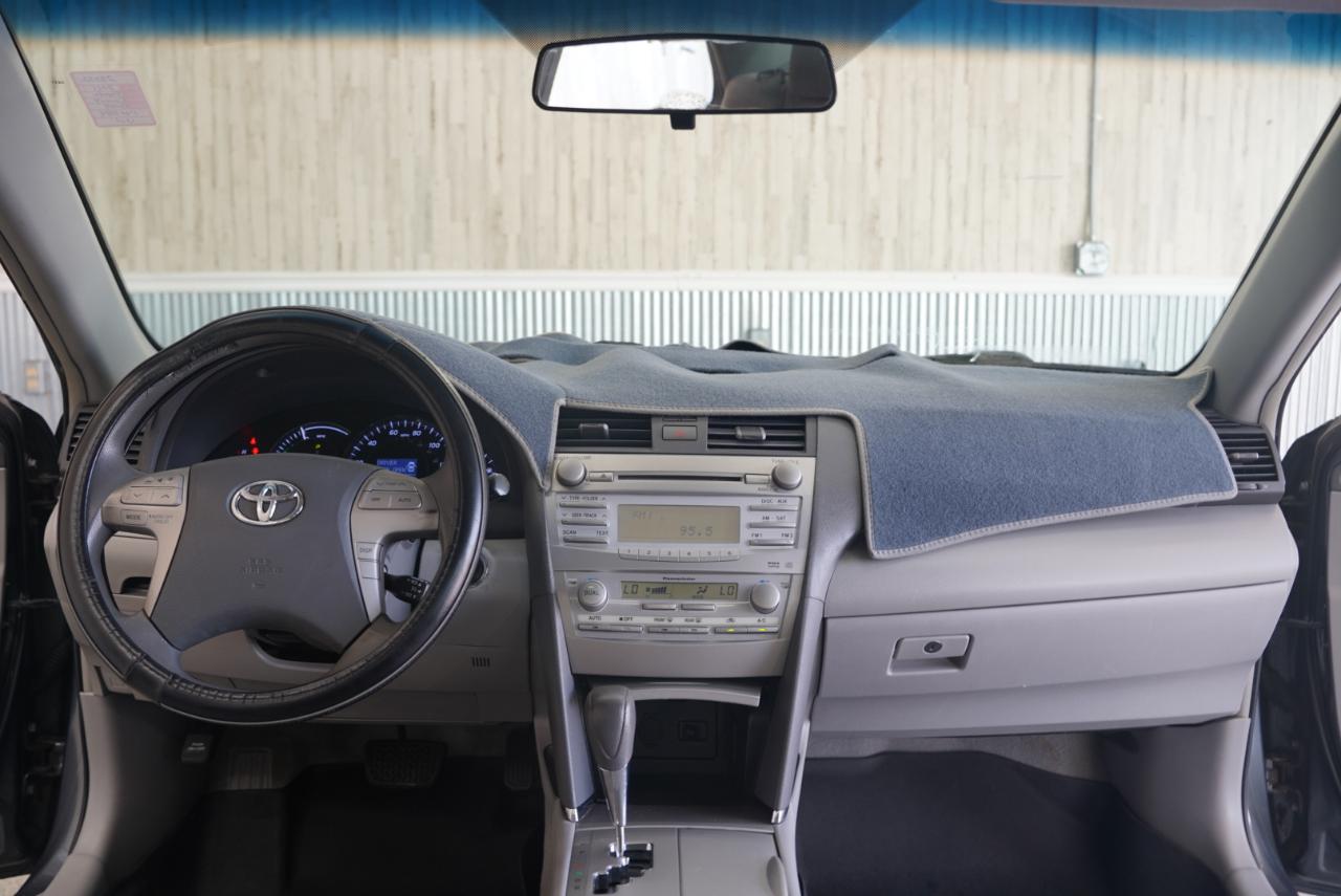Toyota Camry Hybrid LE 2011