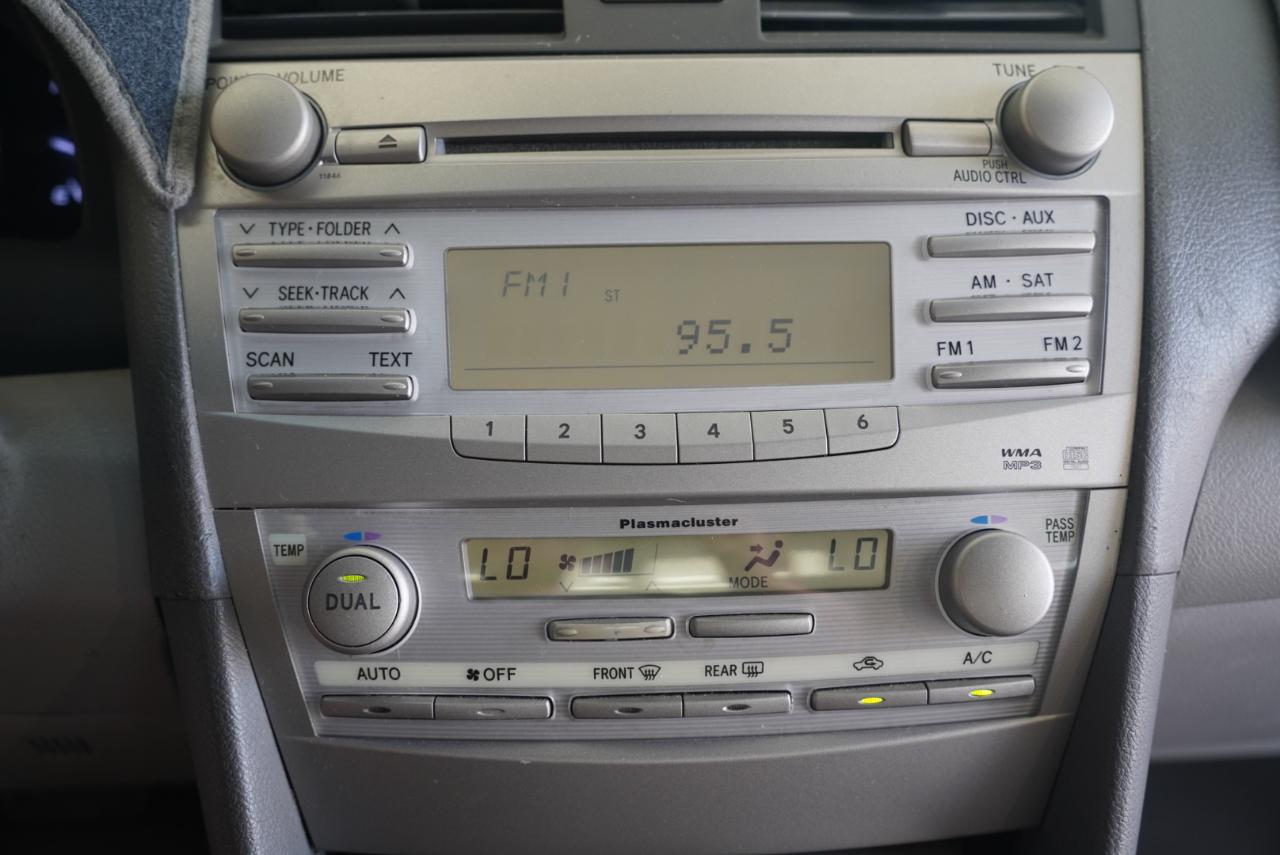Toyota Camry Hybrid LE 2011