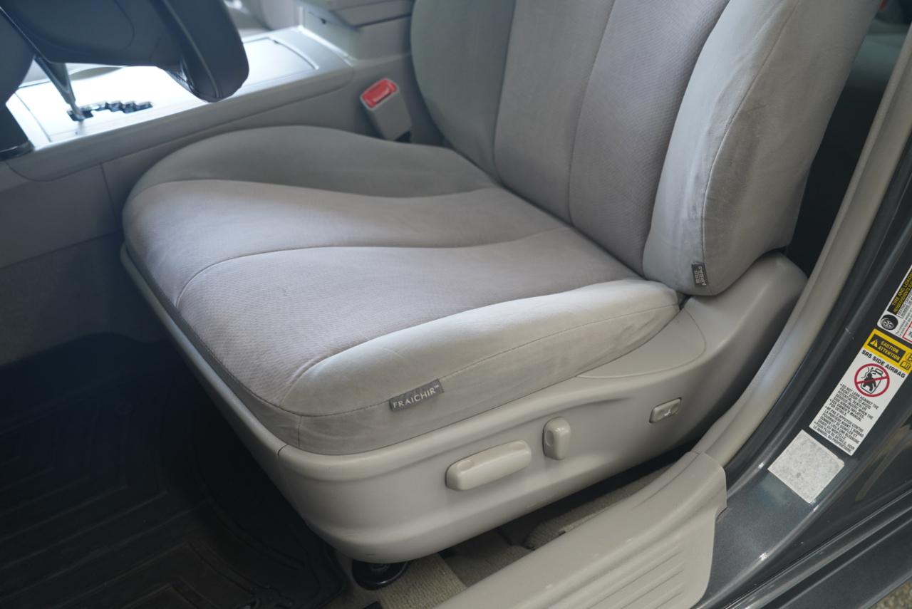 Toyota Camry Hybrid LE 2011