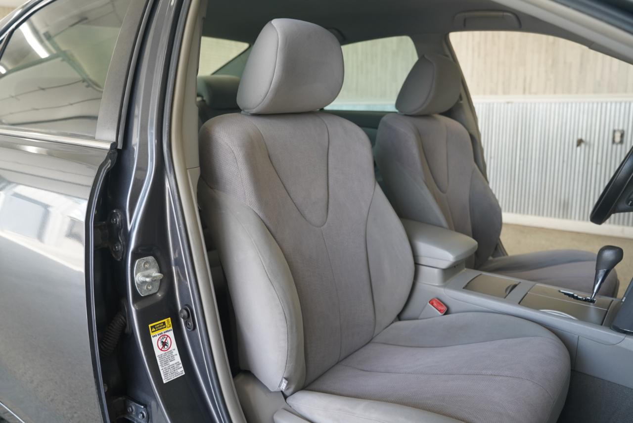 Toyota Camry Hybrid LE 2011