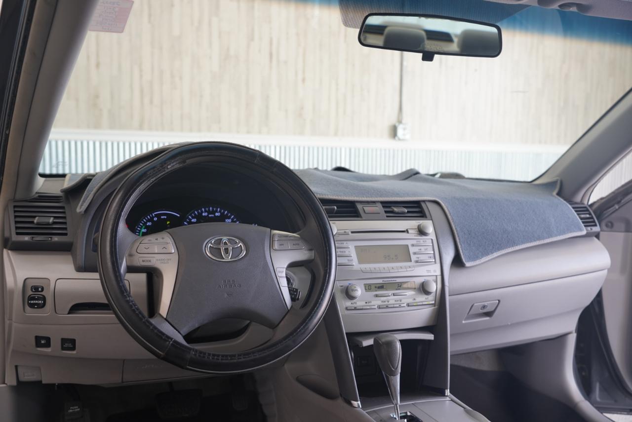 Toyota Camry Hybrid LE 2011
