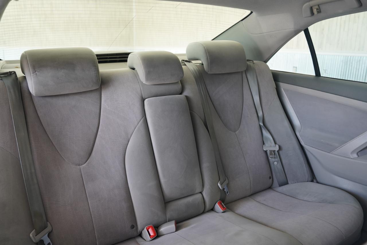 Toyota Camry Hybrid LE 2011