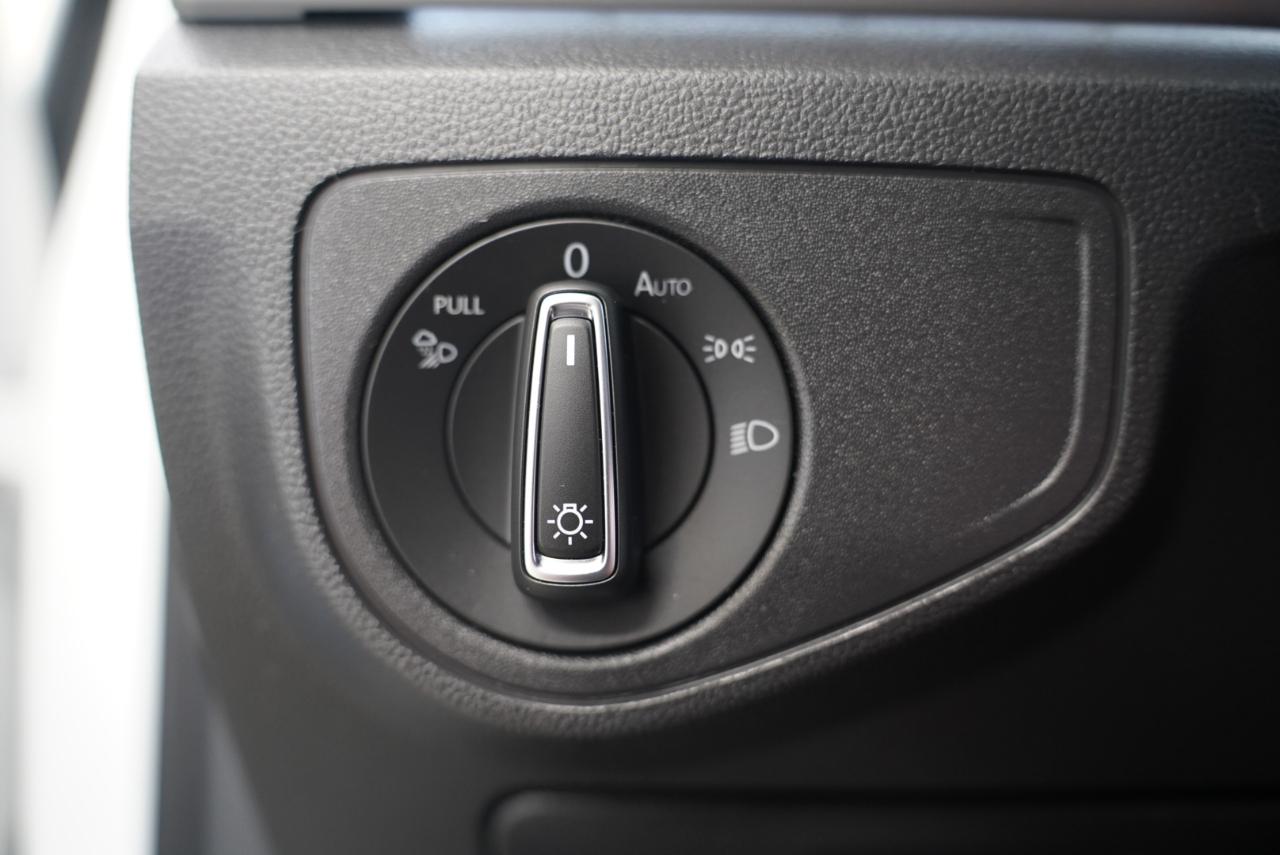 Volkswagen Atlas Cross Sport 2.0T SEL R-Line Black 4MOTION 2023