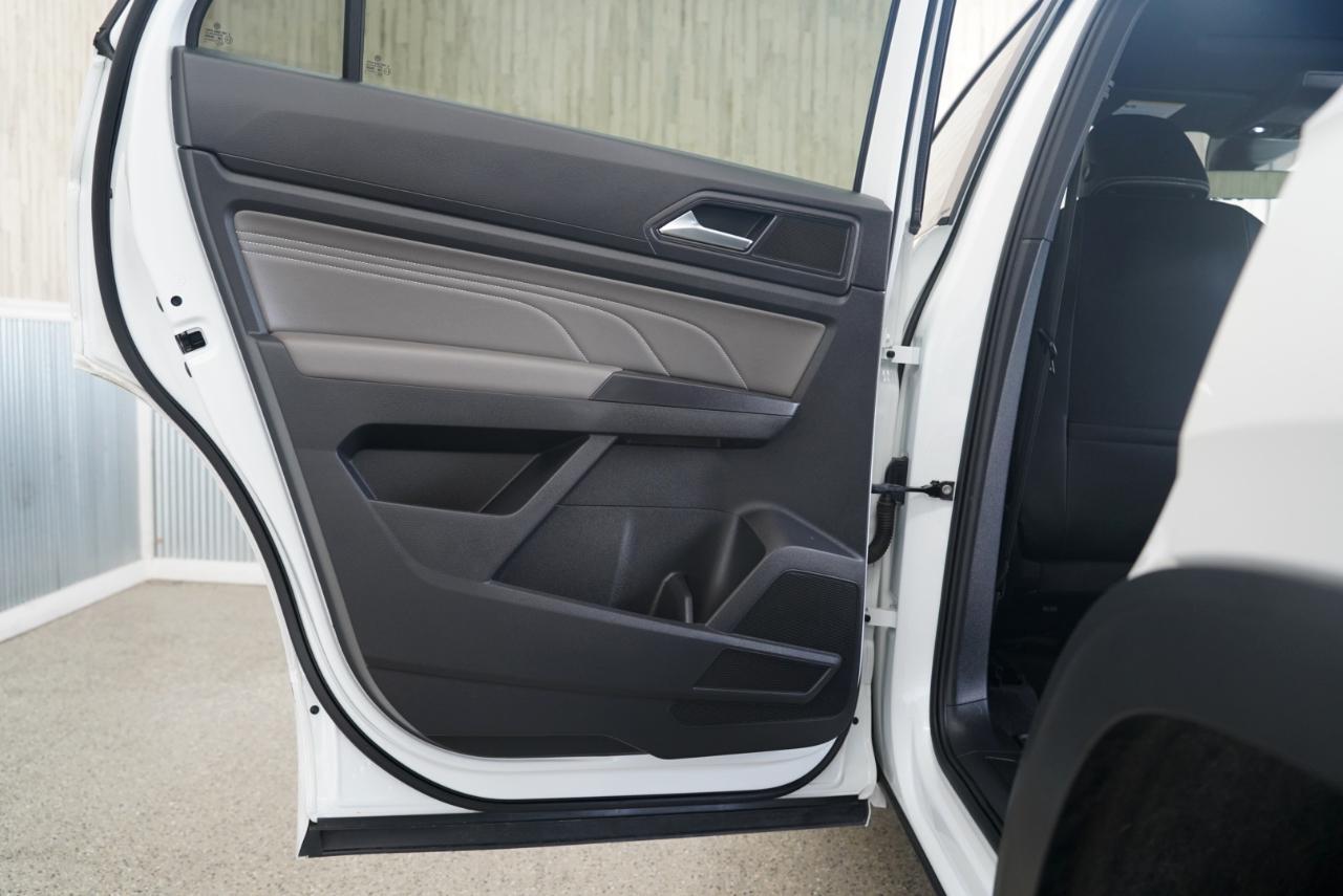 Volkswagen Atlas Cross Sport 2.0T SEL R-Line Black 4MOTION 2023
