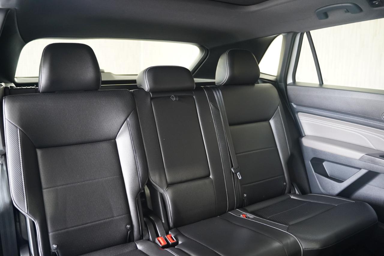 Volkswagen Atlas Cross Sport 2.0T SEL R-Line Black 4MOTION 2023