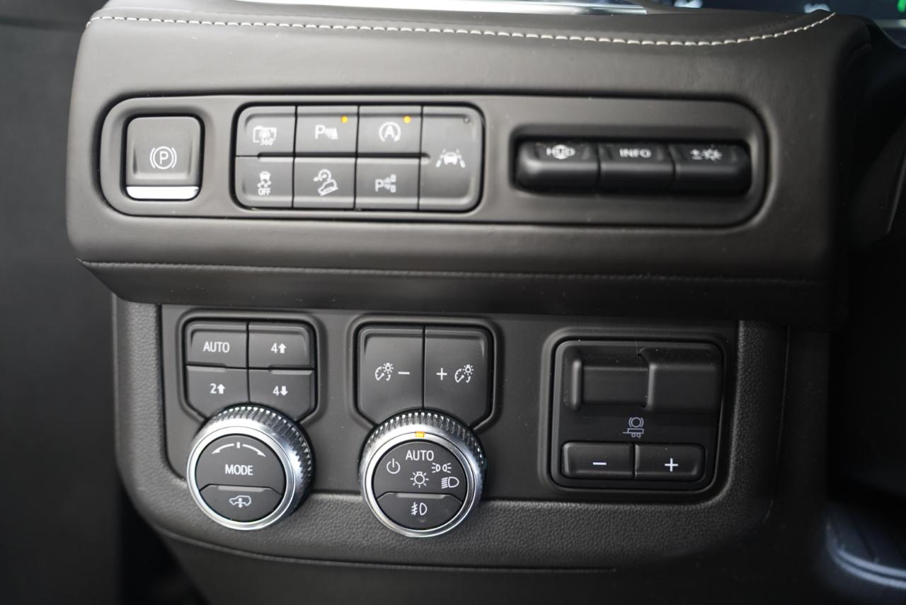 GMC Yukon XL 4WD 4dr Denali Ultimate 2023